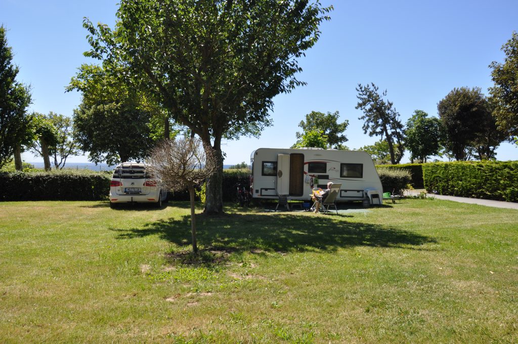 Pitches with 10 amps of electricity Camping Le Raguenes Plage